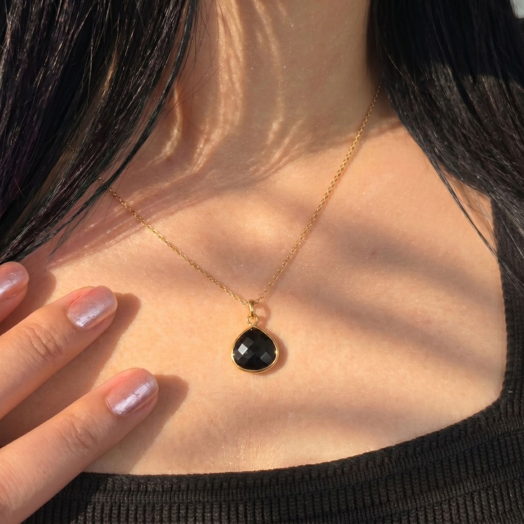 18ct Gold Plated Black Onyx Gemstone Pendant Necklace