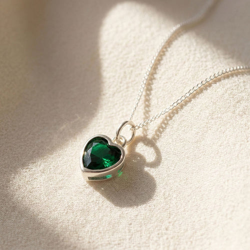 Mini heart silver emerald birthstone necklace
